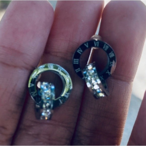 Rhinestone Round Charm Necklace and earrings - Picture 4 of 6